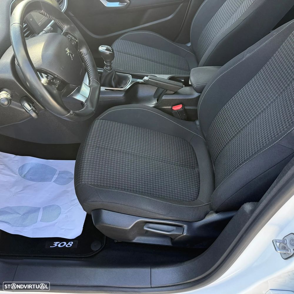 Peugeot 308 - 12