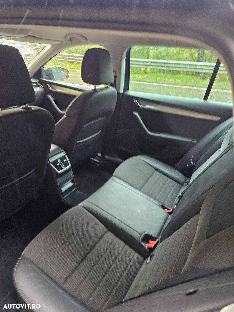 Skoda Octavia 2.0 TDI (Green tec) 4x4 Ambition - 7