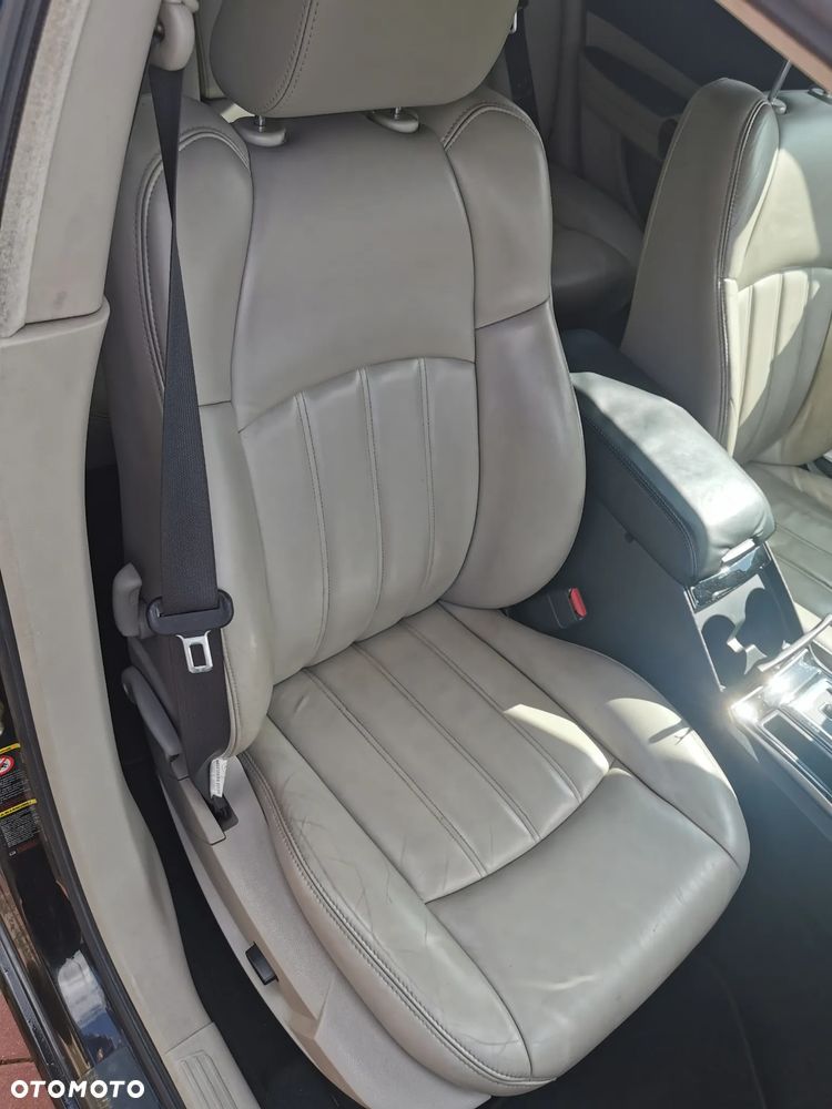 Chrysler 300C 5.7 V8 Hemi AWD - 10