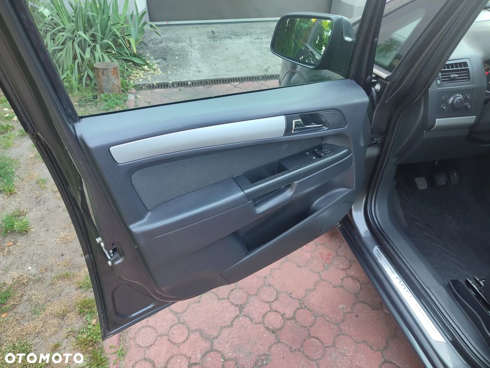Opel Zafira - 18