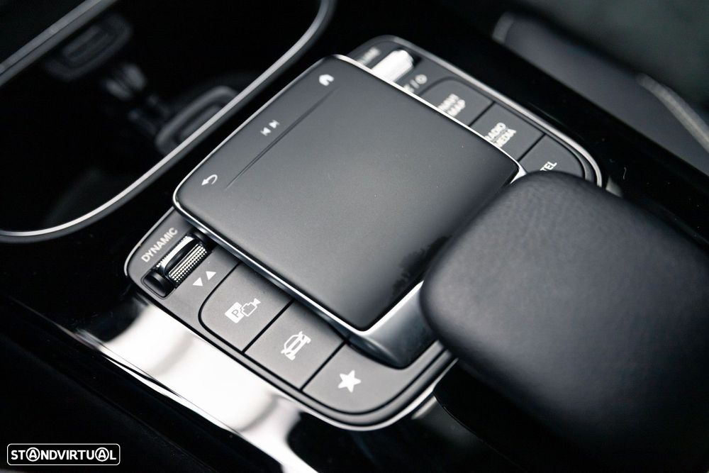 Mercedes-Benz A 250 Limousine e AMG Line - 41