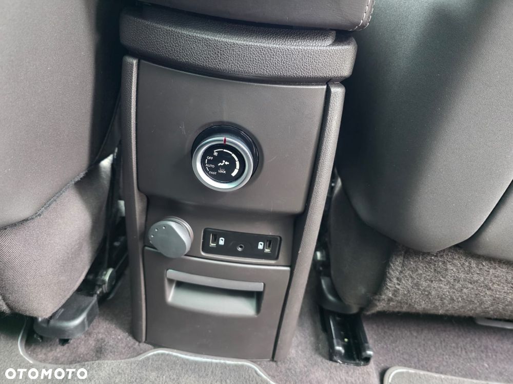 Renault Espace 1.6 dCi Energy Initiale Paris EDC - 32