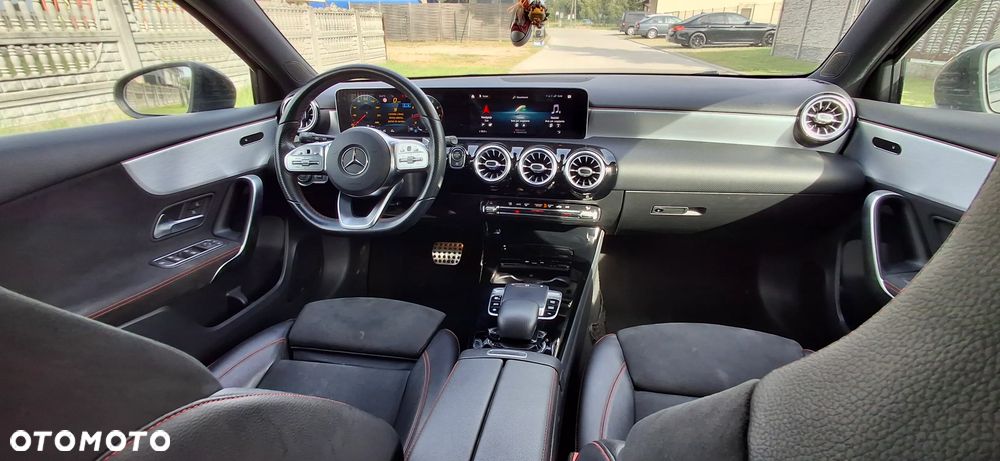 Mercedes-Benz Klasa A 250 AMG Line 7G-DCT - 11