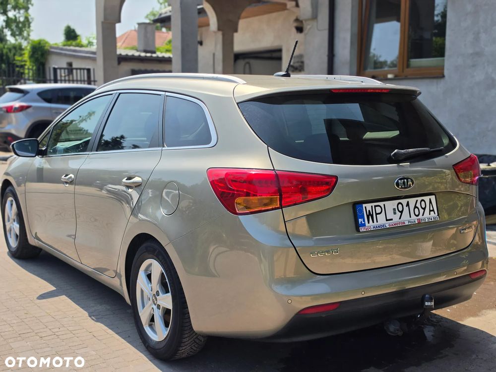 Kia Ceed - 9