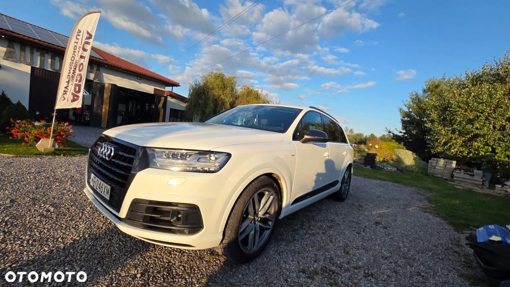 Audi Q7 - 1