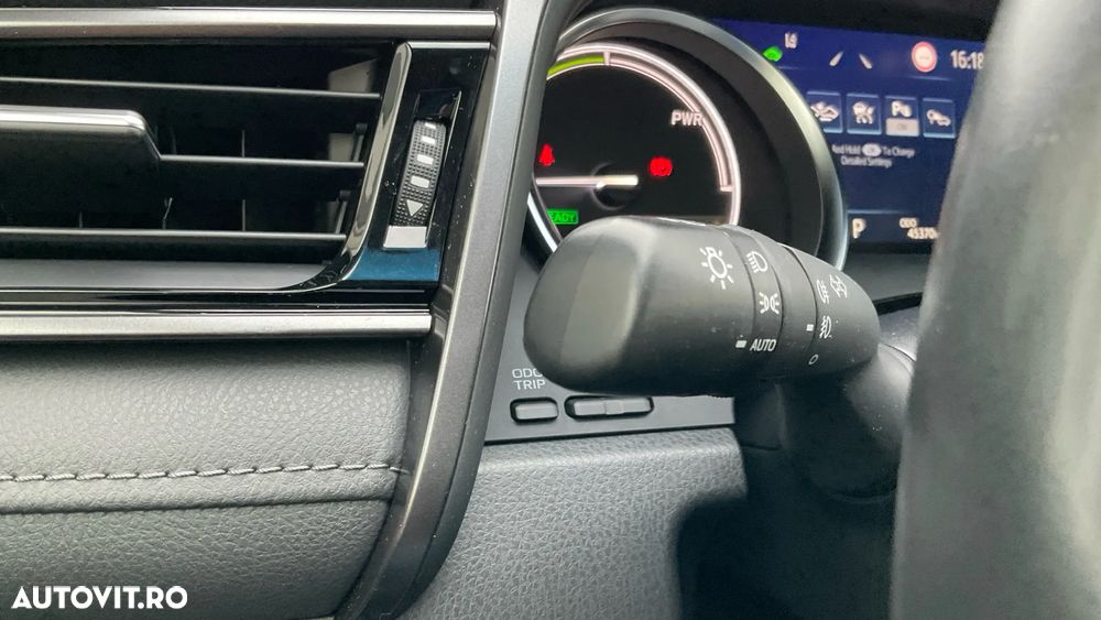 Toyota Camry 2.5 Hybrid Business - 14