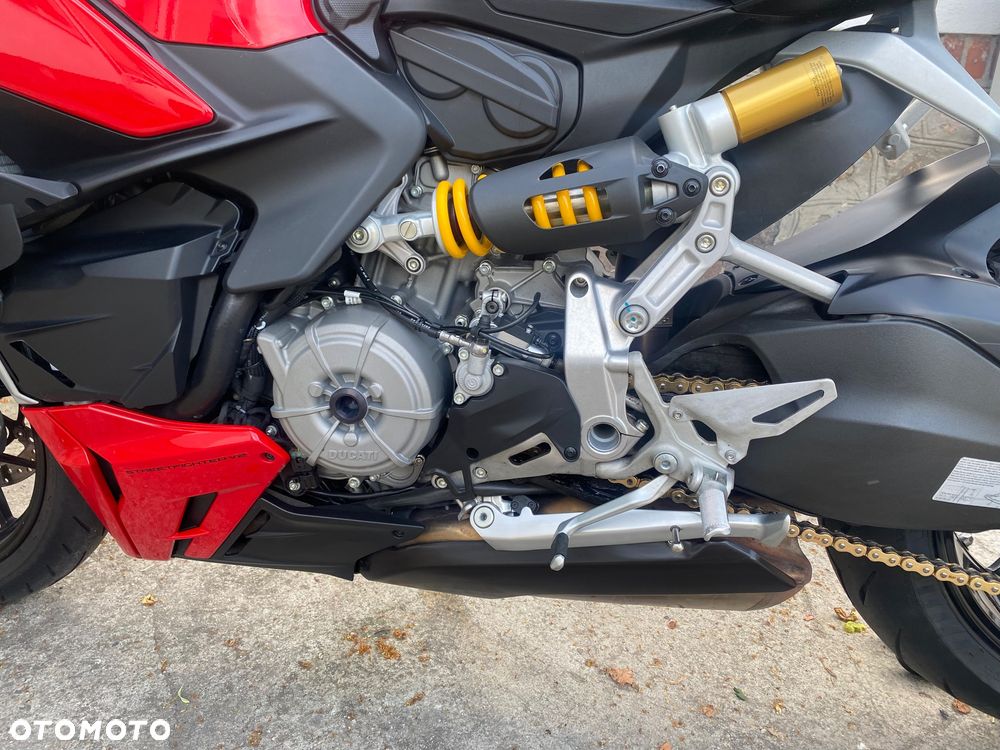 Ducati Streetfighter V2 - 15