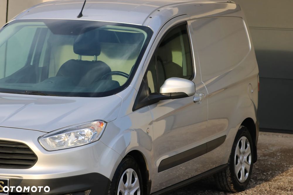 Ford transit courier - 9