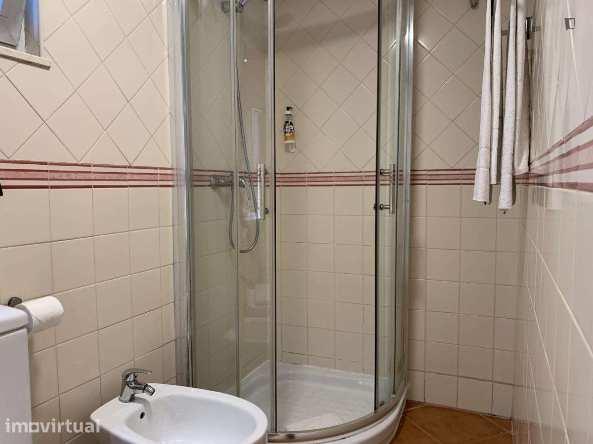 Quarto - localizado em Benfica Lisbon - Grande imagem: 5/18