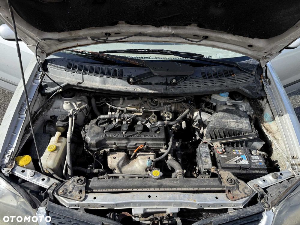 Nissan Almera Tino - 8