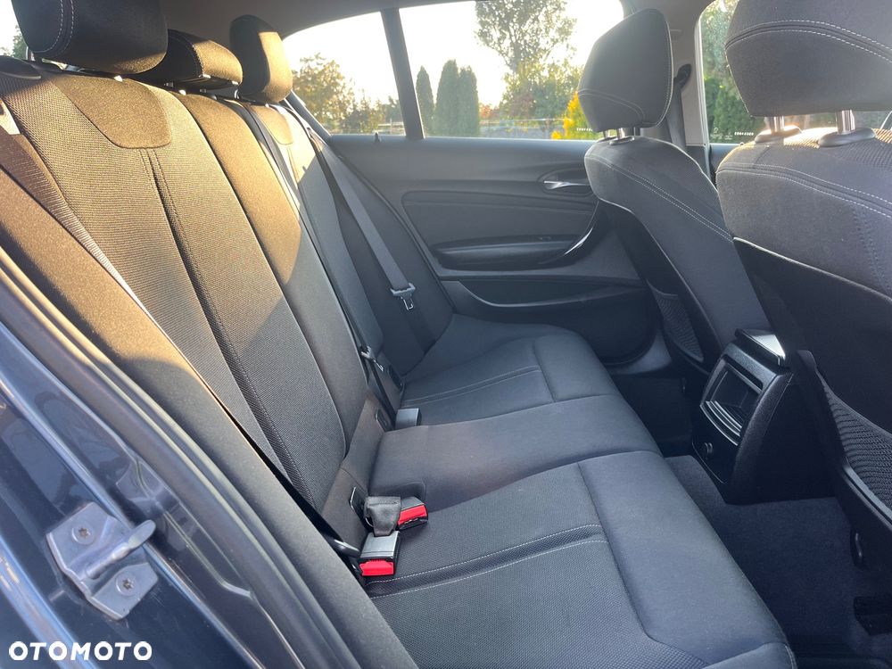 BMW Seria 1 - 38