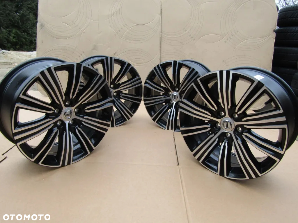 4x Felgi 18 Volvo S40 V60 S90 V90 C30 S60 XC40 XC60 8j 5x108 ET42 - 21