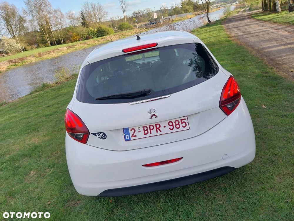 Peugeot 208 - 21