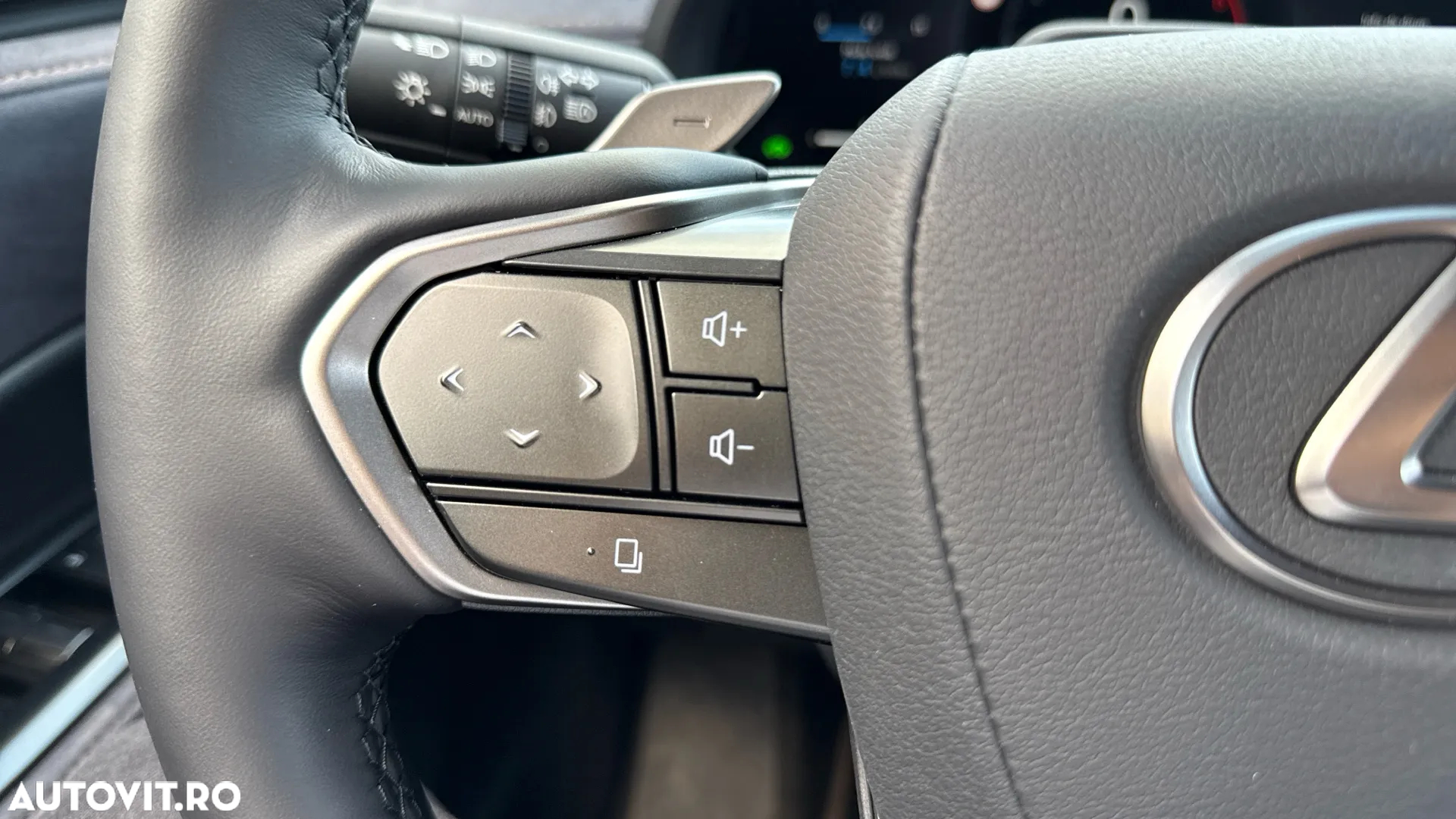 Lexus LBX 1.5 HEV 4x2 CVT Cool - 35