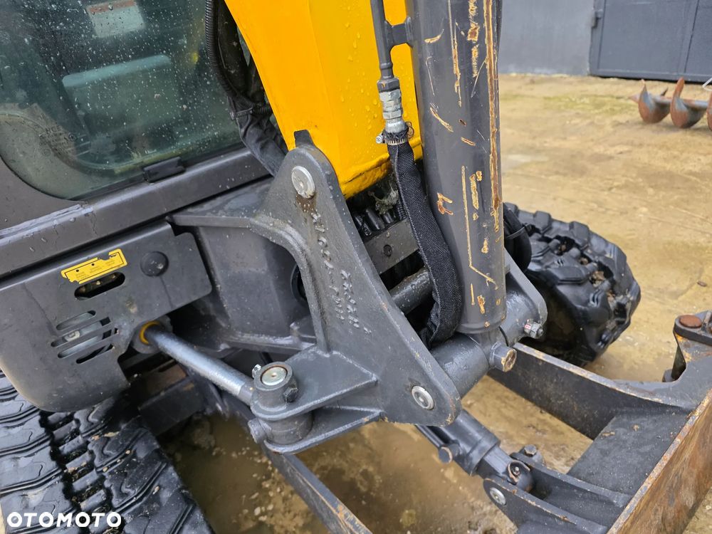 New Holland E19C - 38