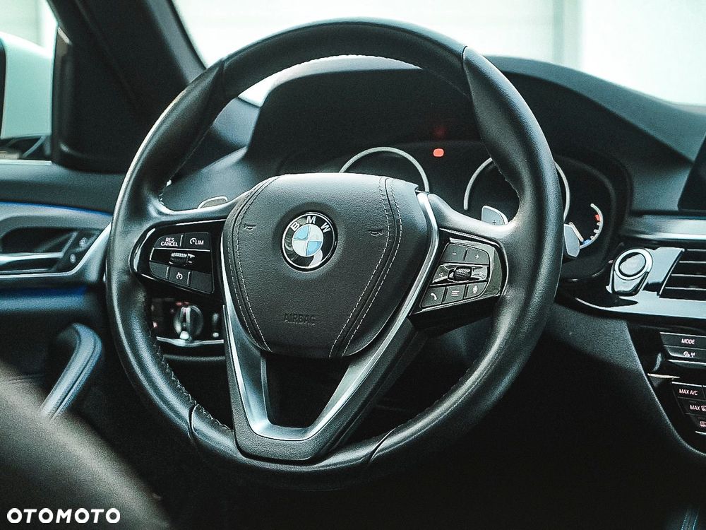 BMW Seria 5 530i xDrive M Sport sport - 17