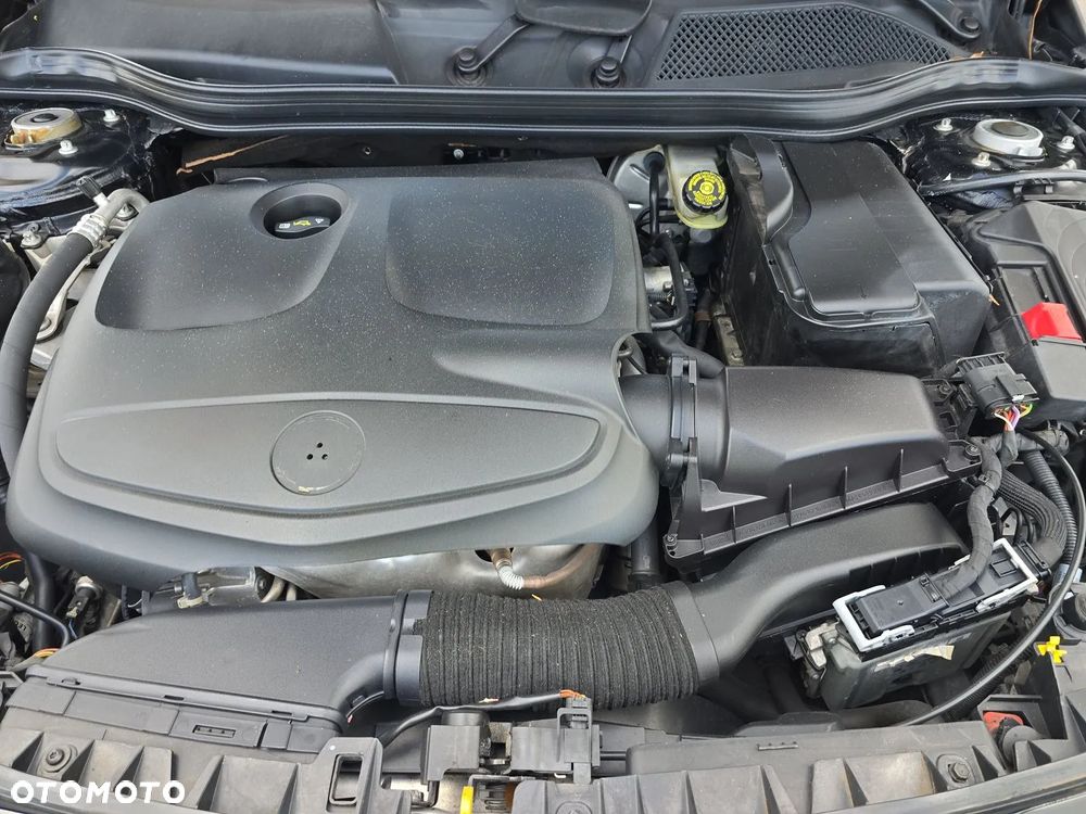 Mercedes-Benz CLA 250 7G-DCT AMG Line - 10