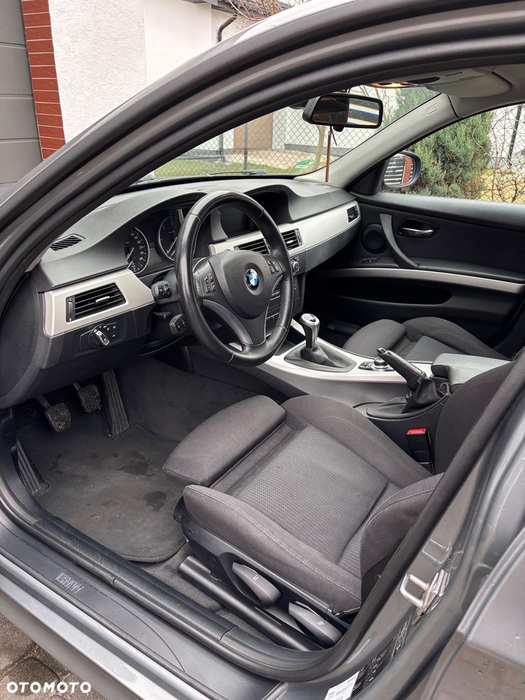 BMW Seria 3 318d DPF - 10