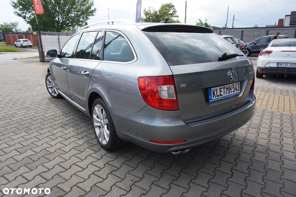 Skoda Superb 2.0 TDI DSG FAMILY - 6