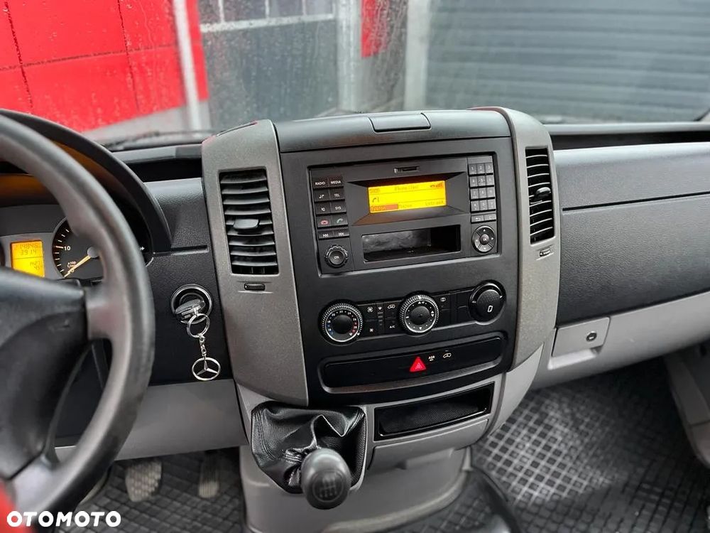 Mercedes-Benz Sprinter - 9