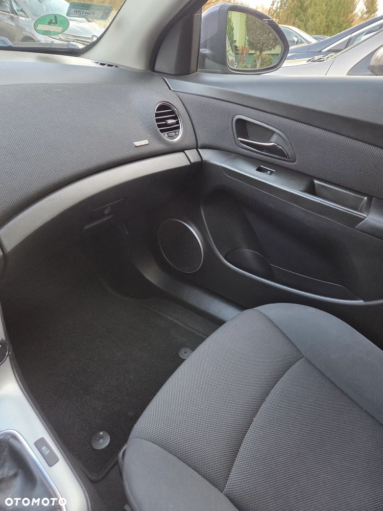 Chevrolet Cruze 1.6 LT - 4