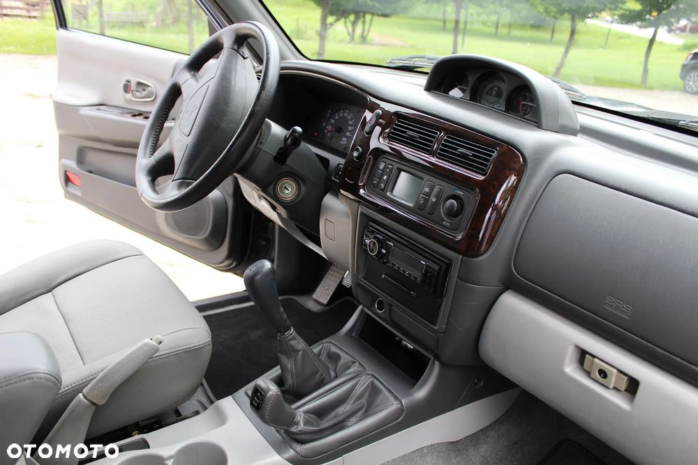 Mitsubishi Pajero Sport 2.5 TD Classic - 25