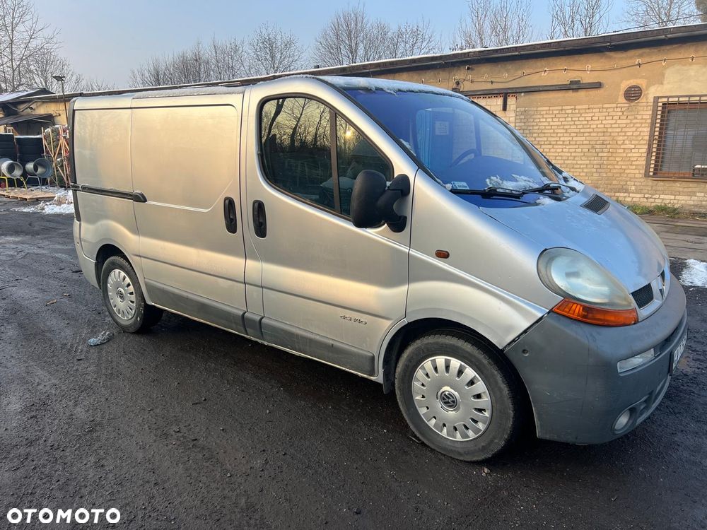 Renault TRAFIC - 2