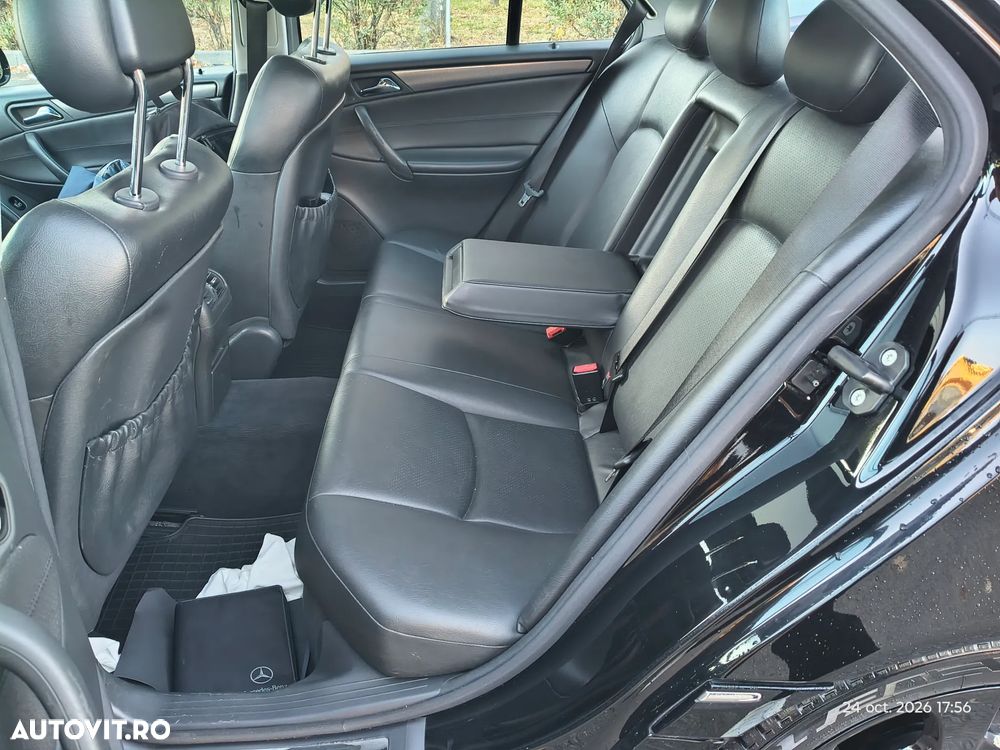 Mercedes-Benz C - 27