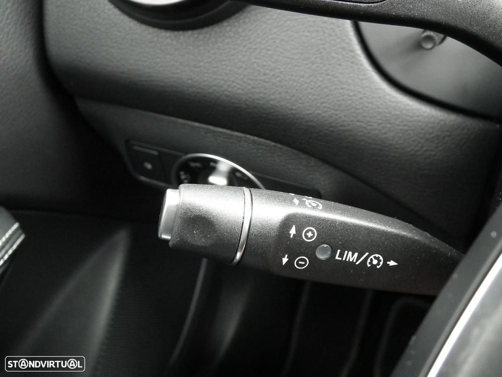 Mercedes-Benz CLA 200 d Shooting Brake AMG Line Aut. - 28