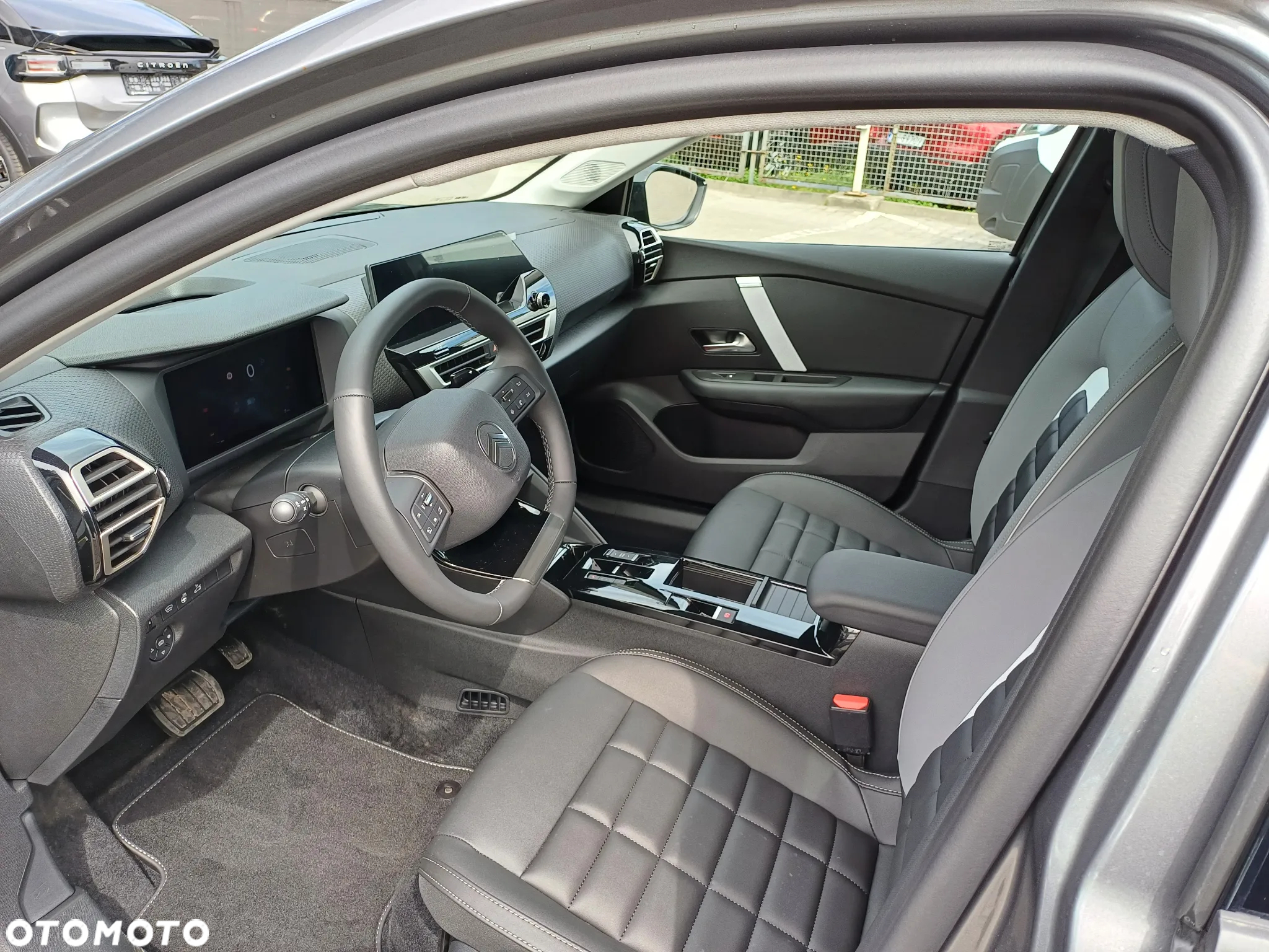 Citroën C4 1.2 mHEV Max eDCT6 - 12