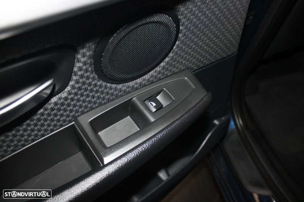 BMW 216 Active Tourer d Advantage - 25