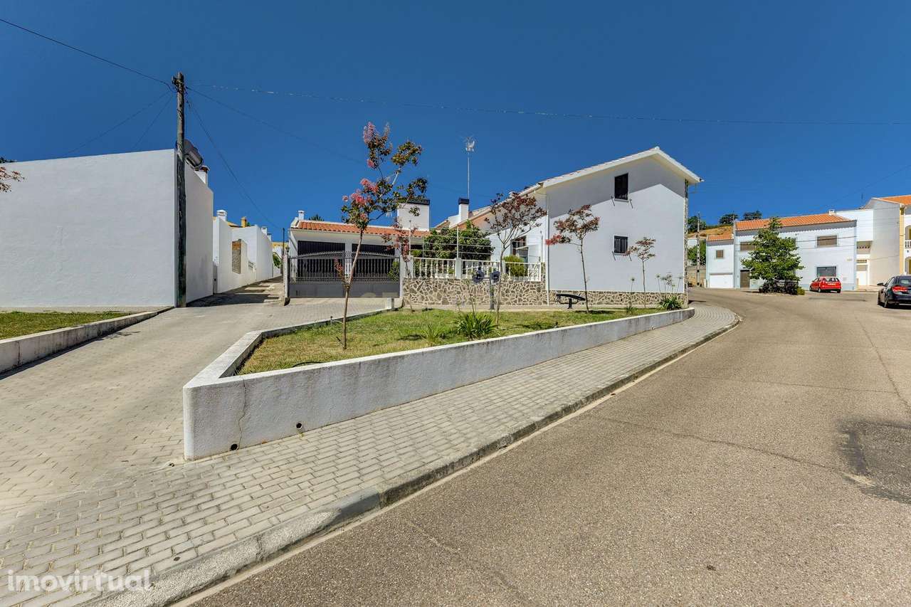 Moradia T8 de 288 m² no Centro de Montargil – Junto à Barragem - Grande imagem: 2/49