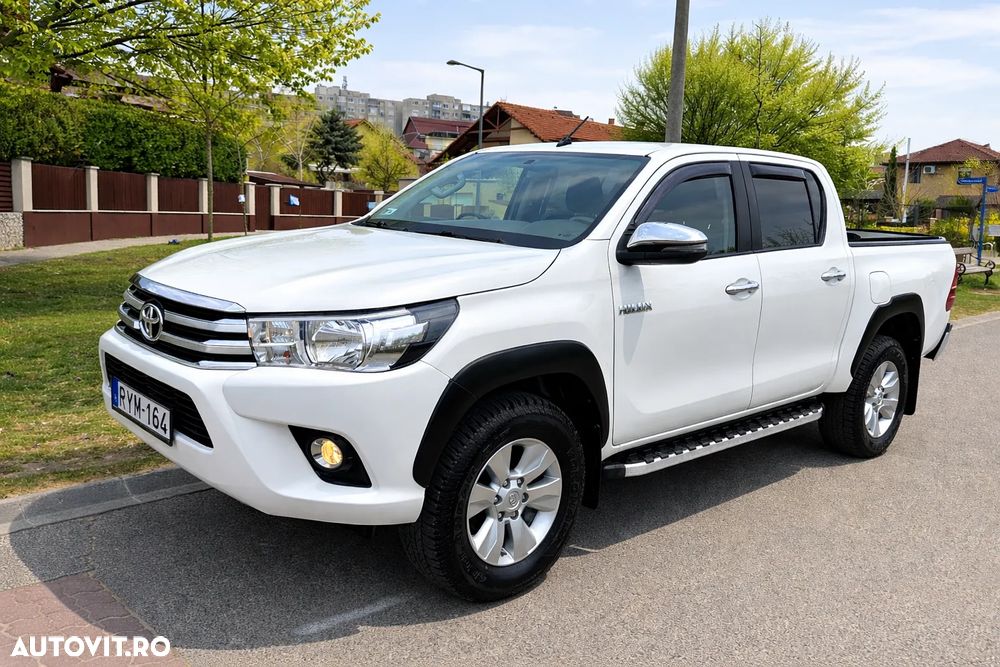 Toyota Hilux 4x4 Double Cab M/T Invincible - 1