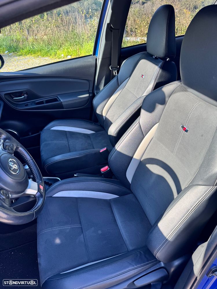 Toyota Yaris 1.5 HSD GR Sport - 11