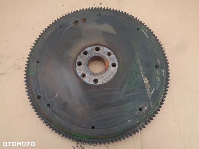 Koło zamachowe z pierścieniem Z129 John Deere 7600 - 3