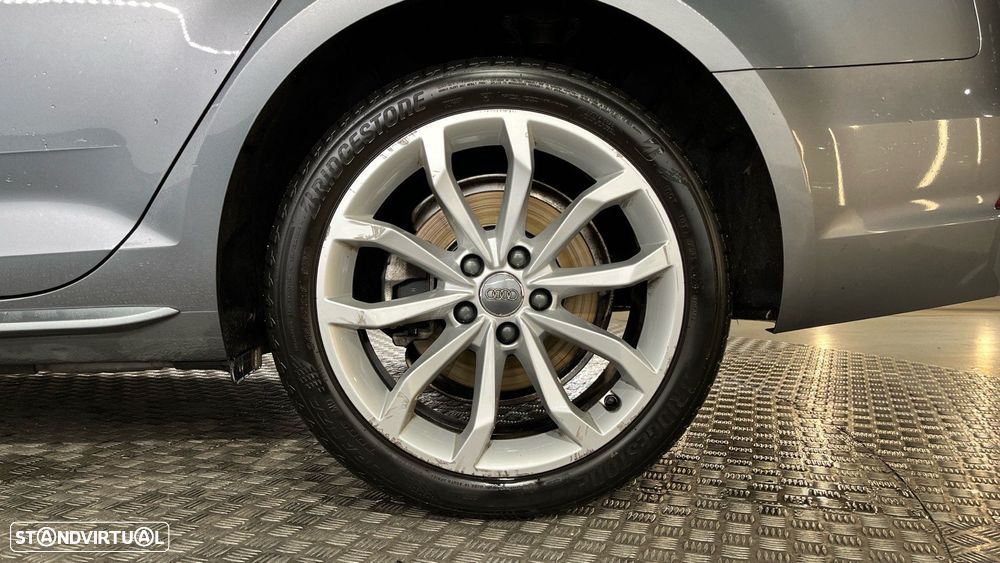 Audi A4 Avant 2.0 TDI S-line S tronic - 13