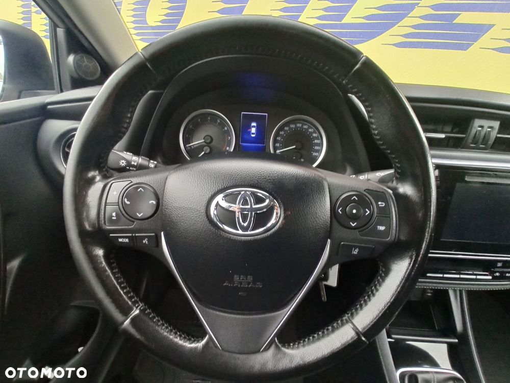 Toyota Corolla - 13