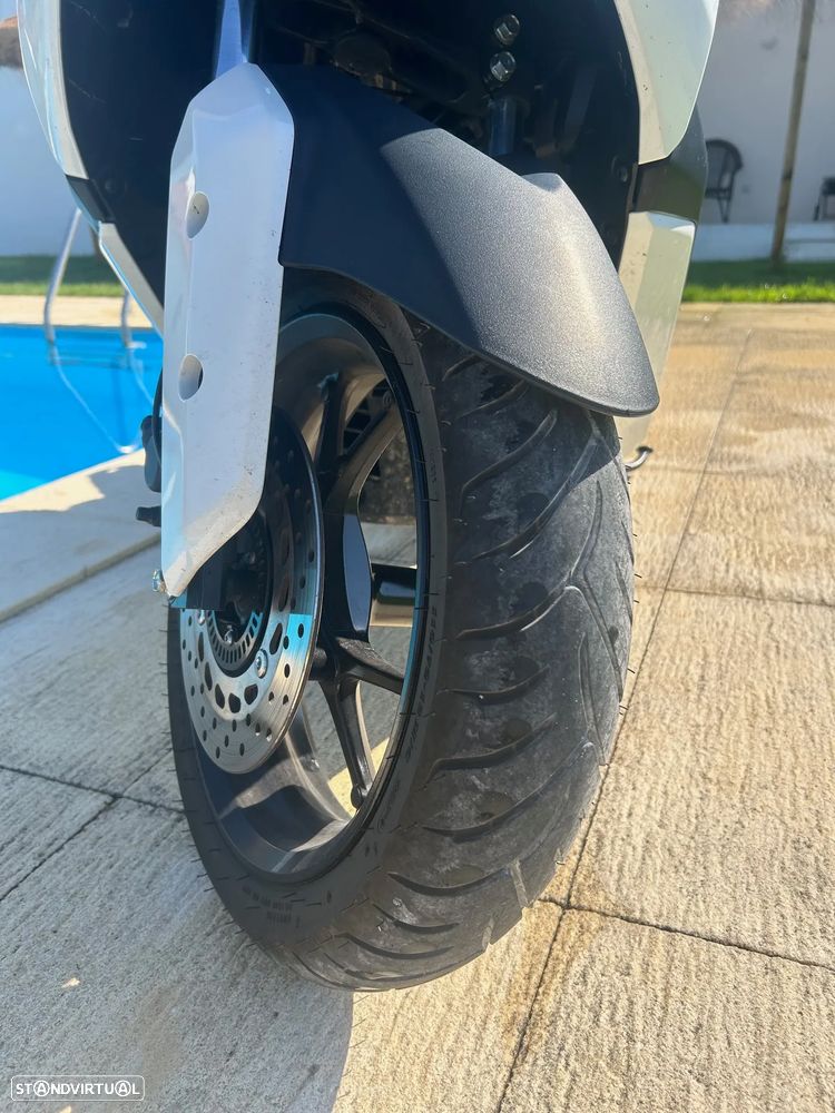 Yamaha NMAX - 7