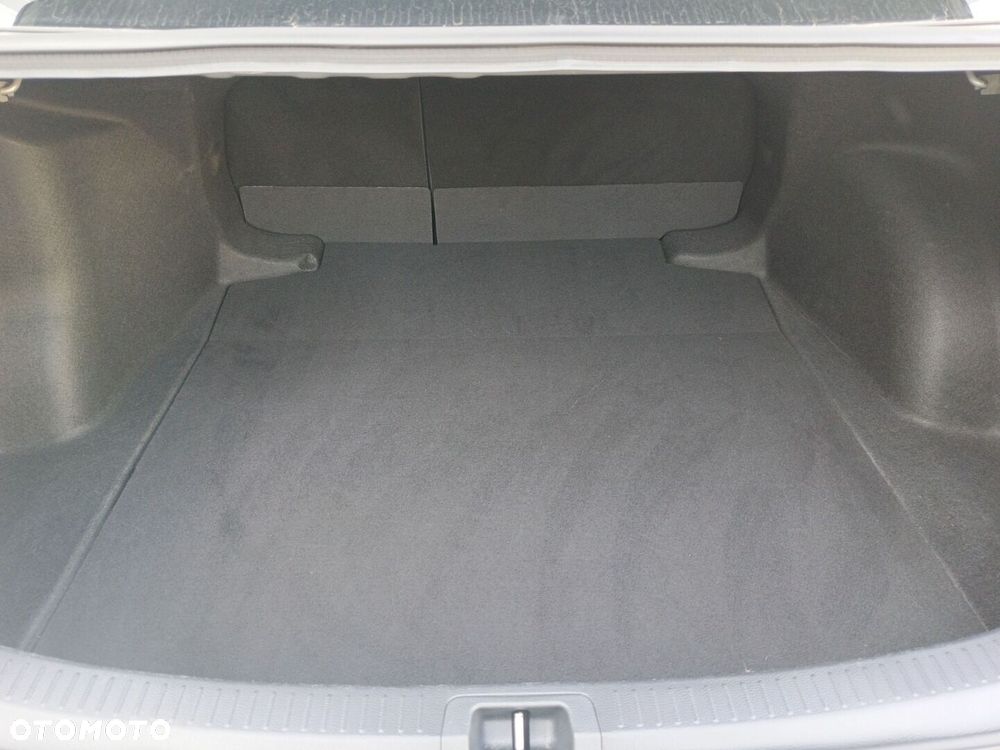 Toyota Corolla - 12