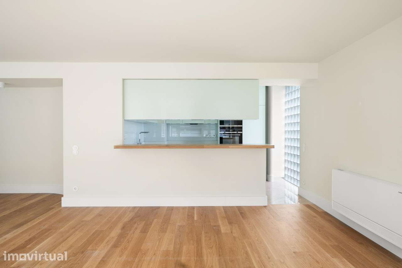 Apartamento T3 em Prédio de Requinte no Porto! - Grande imagem: 5/32