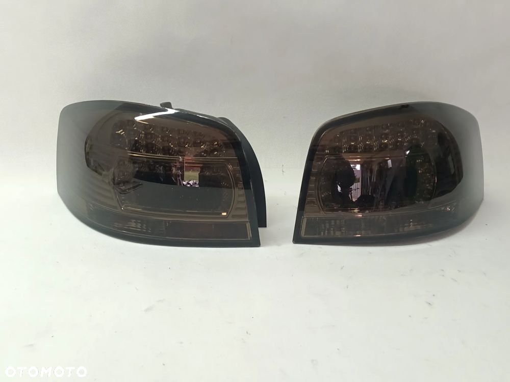 Audi A3 8P 3 drzwi lampy tylne ciemne diodowe - 1
