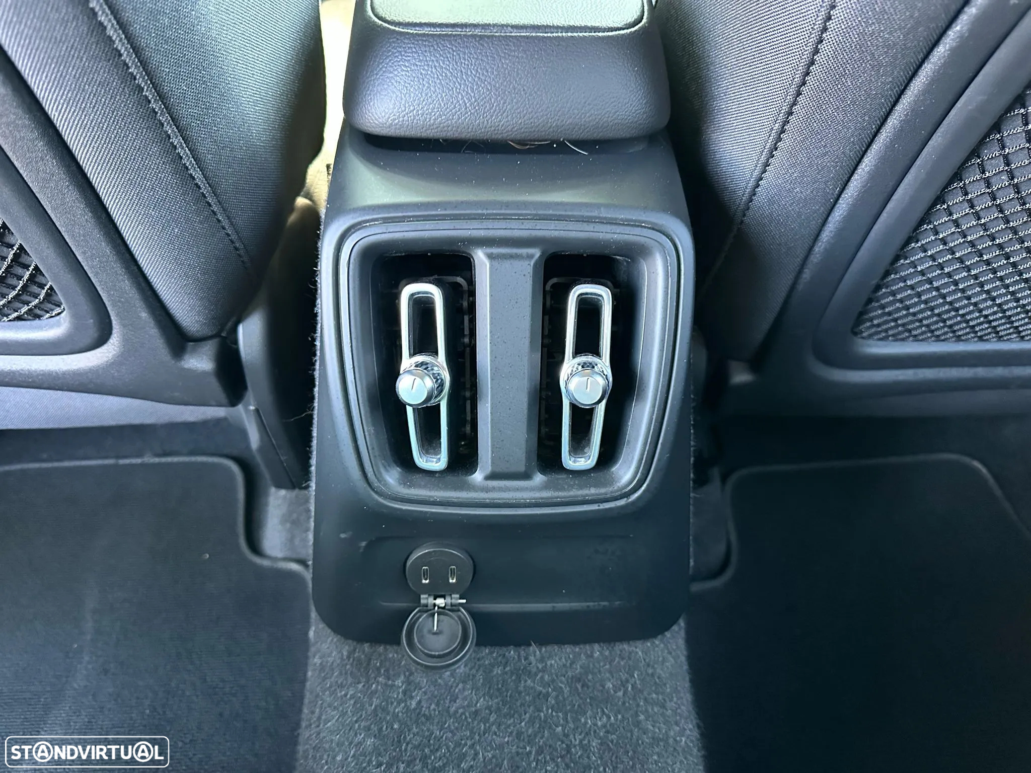 Volvo XC 40 1.5 T4 PHEV Inscription Expression - 31