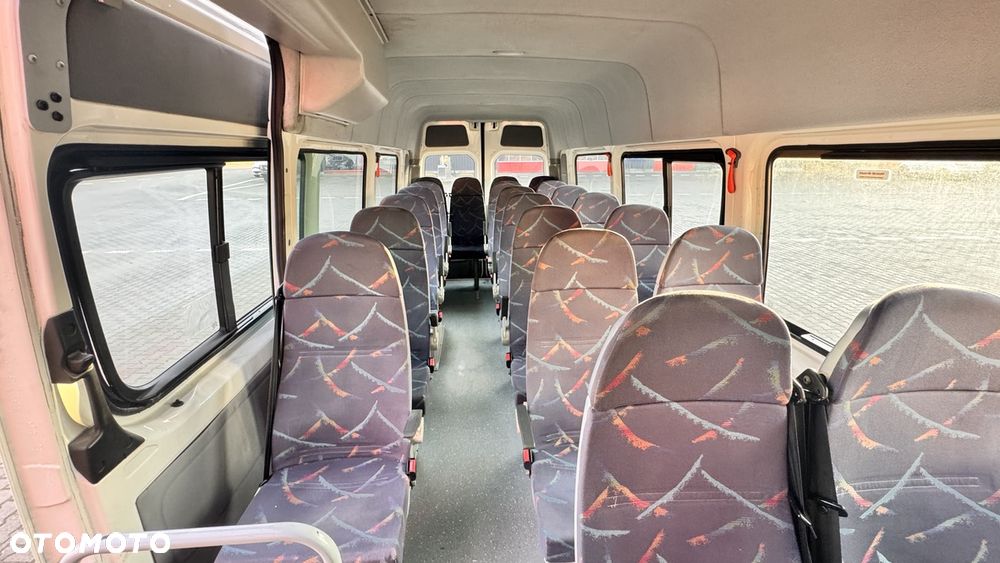 Volkswagen Crafter / 23 miejsca / Cena:69000 zł netto - 7