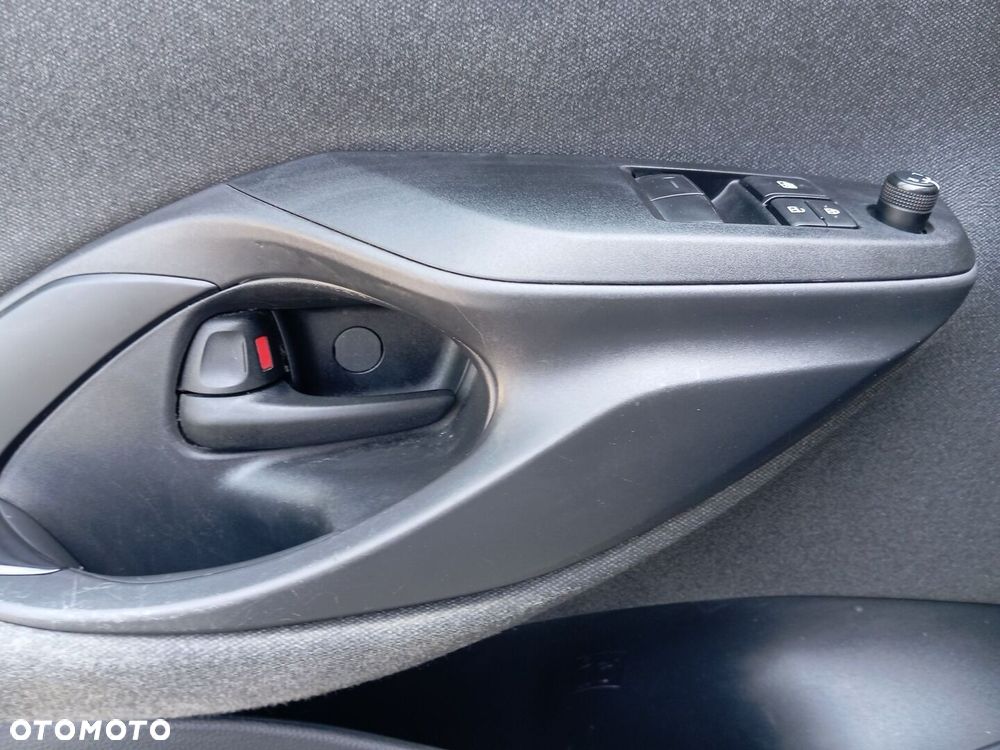 Toyota Yaris - 19