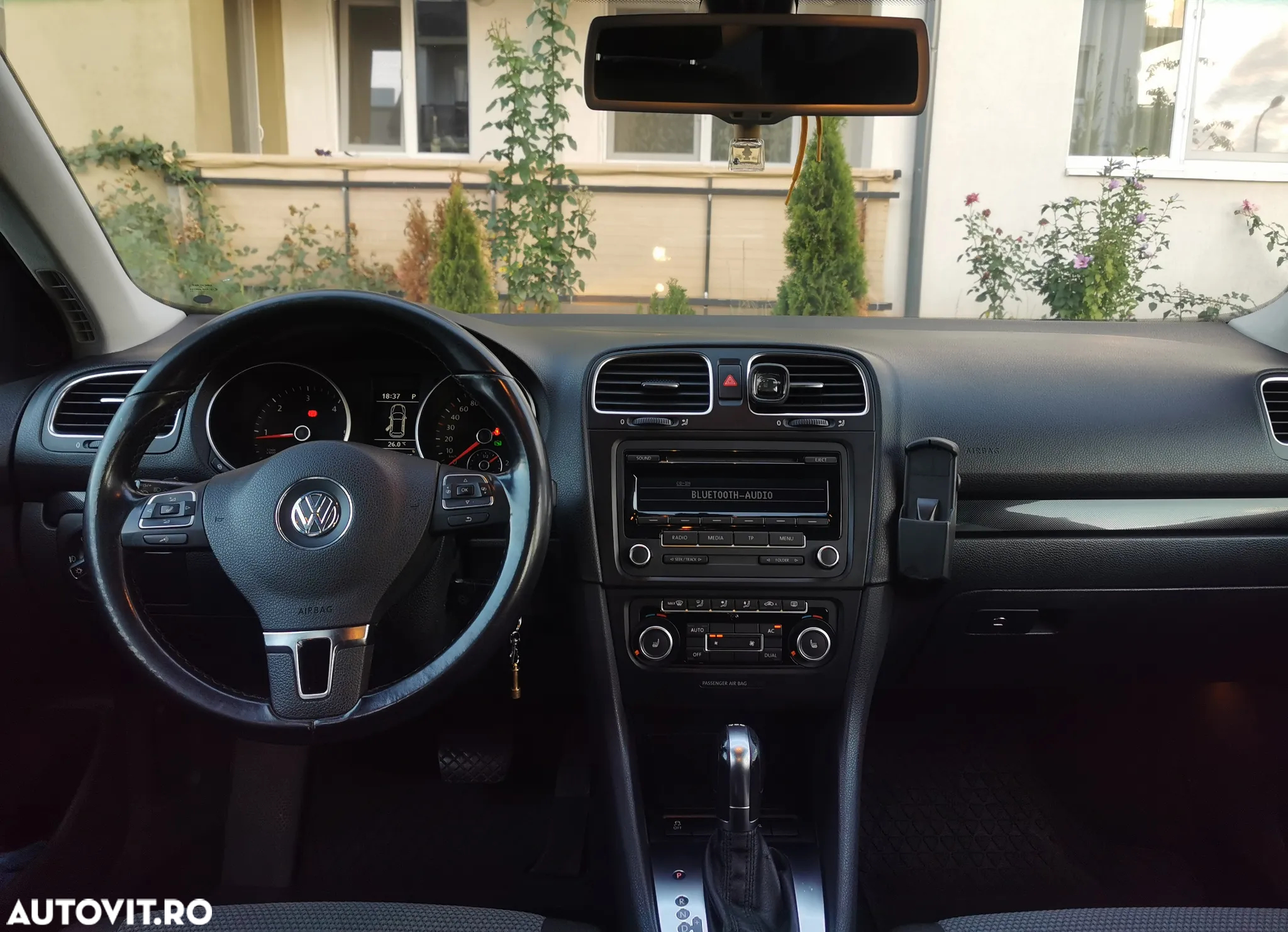 Volkswagen Golf 2.0 TDI Comfortline DSG - 8