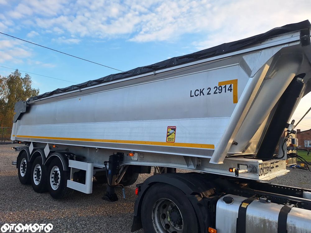 Benalu 28m3 / 2013 / 2 osie podnoszone / Import Francja - 3