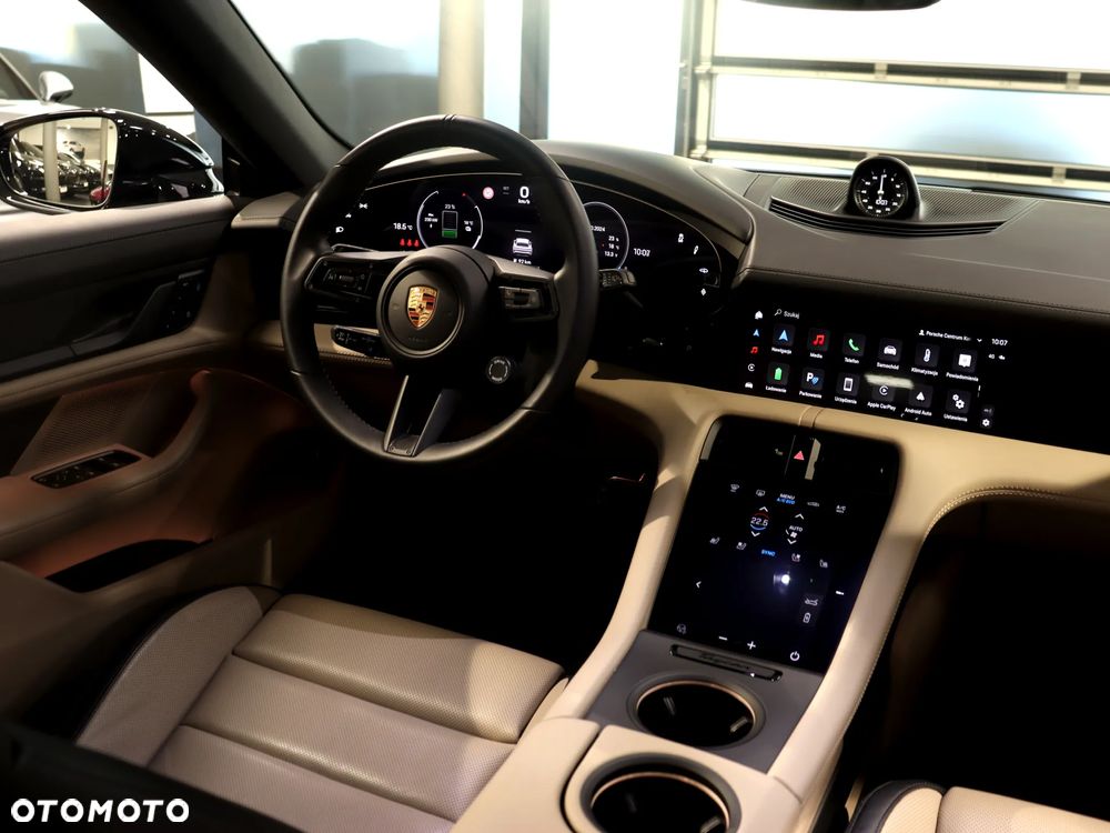 Porsche Taycan 105kWh 4 Performance Plus - 19