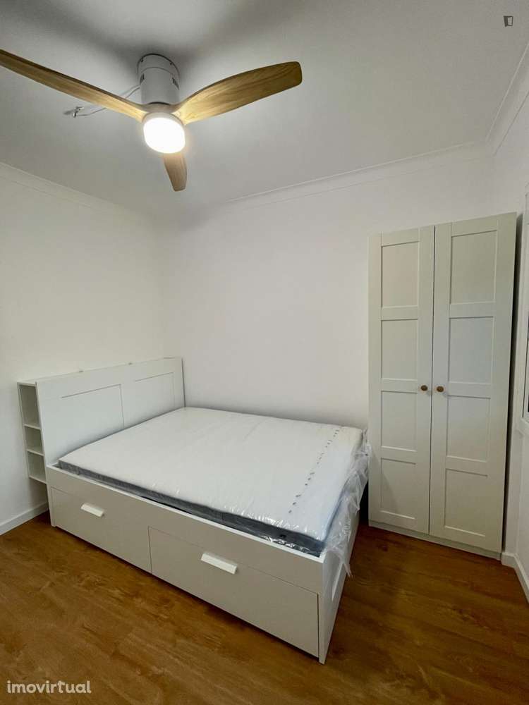 Quarto - localizado em Almada Lisbon - Grande imagem: 3/13