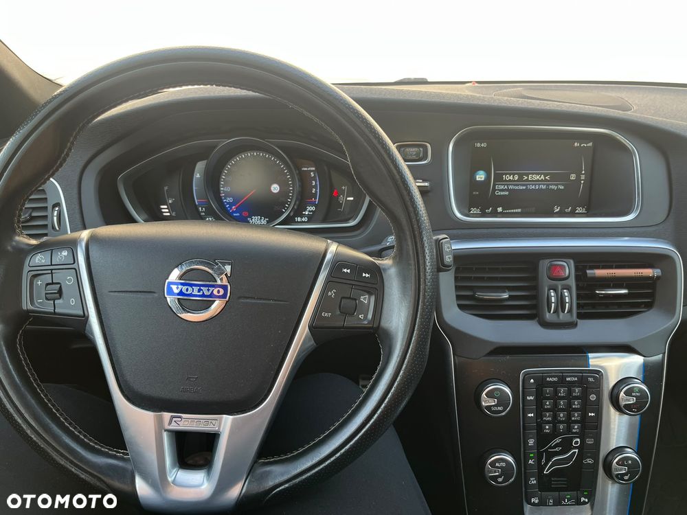 Volvo V40 D4 Drive-E R-Design Momentum - 16