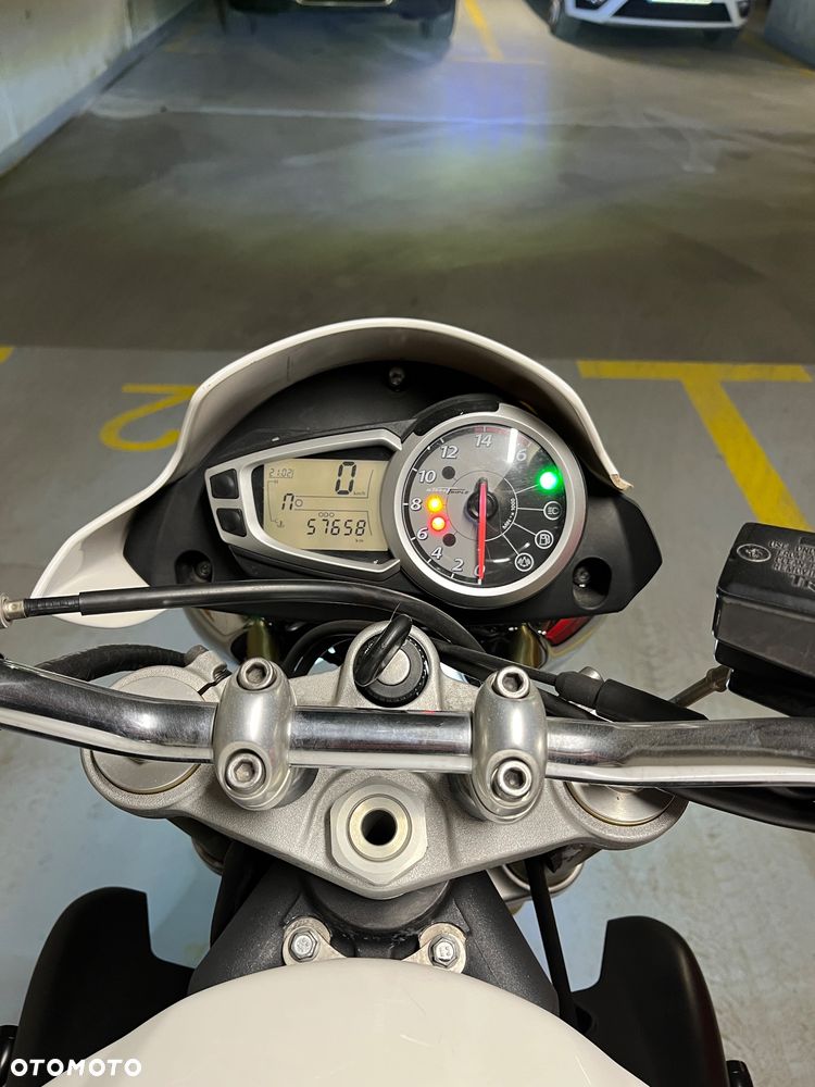 Triumph Street Triple - 4
